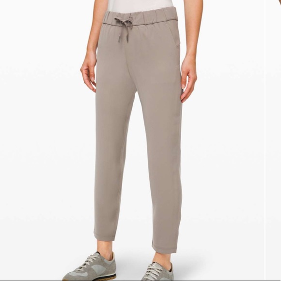 New Lululemon On The Fly Pant Carbon Dust Gray - Picture 3 of 6